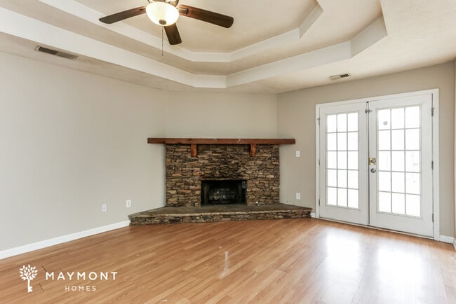 Building Photo - 135 Branchwood Dr