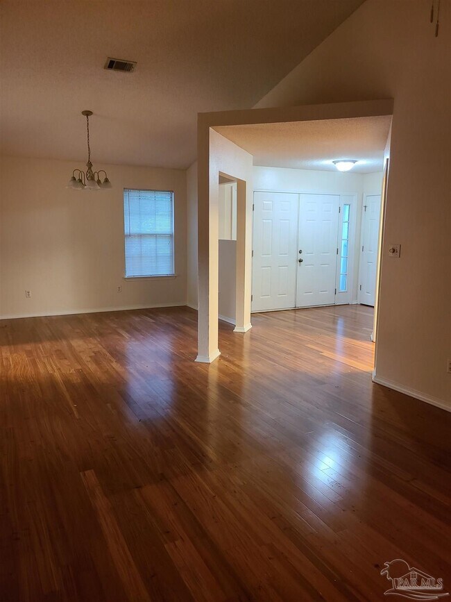 Building Photo - 358 Mirabelle Dr