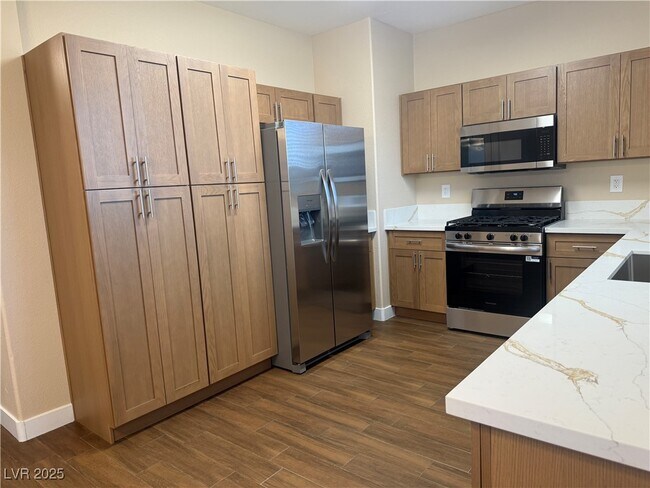 Building Photo - 7709 Park Village Pl