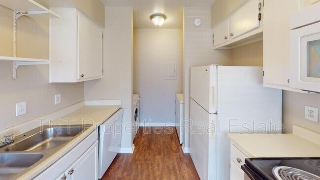 Foto del edificio - 2805 Sprucewood St