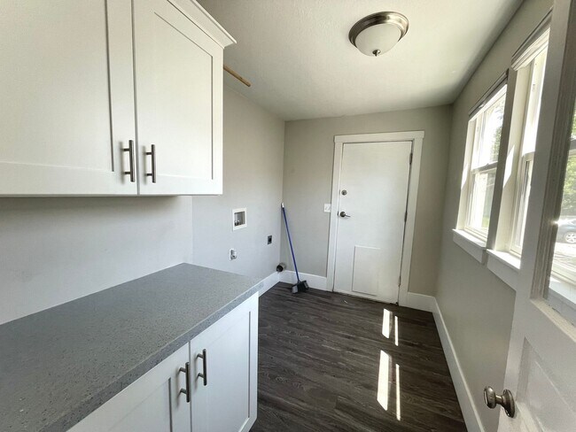 Foto del edificio - 2 Bed 2 Bath Provo House