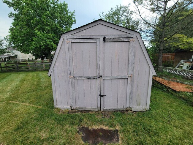 Building Photo - 590 Pine Hill Pl