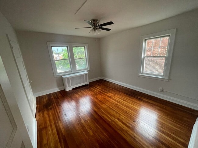 Building Photo - Norristown 4 Bedroom Spacious Twin $2,495/mo