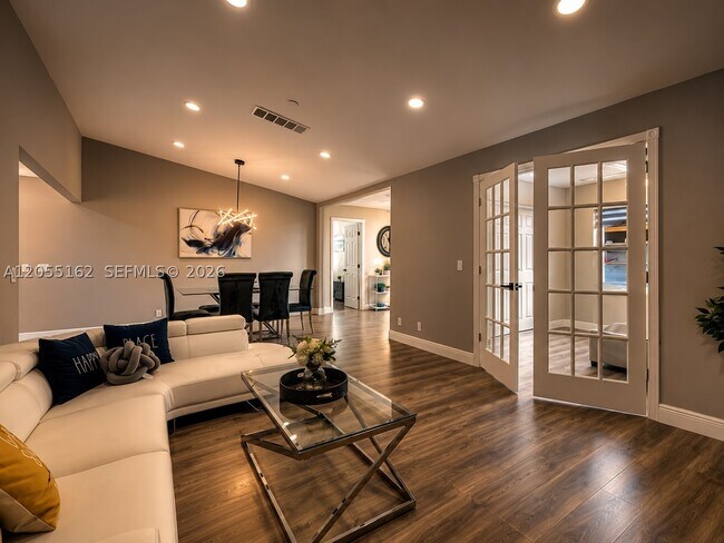 Foto del edificio - 4138 NW 1st Dr