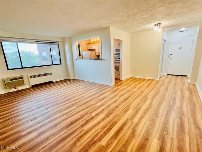 Building Photo - 11720 Edgewater Dr