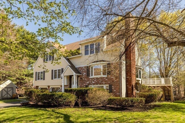 Foto del edificio - 255 Worthen Rd E