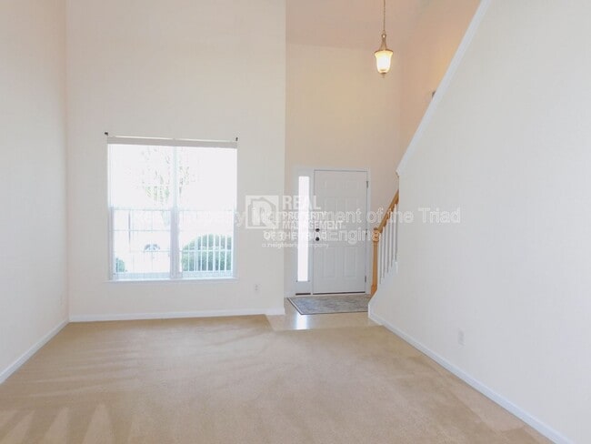 Foto del edificio - 1017 Hawick Dr