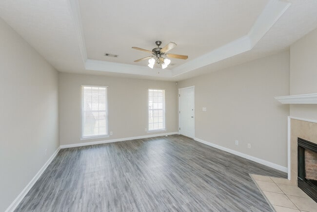Building Photo - 826 Cottage Ln