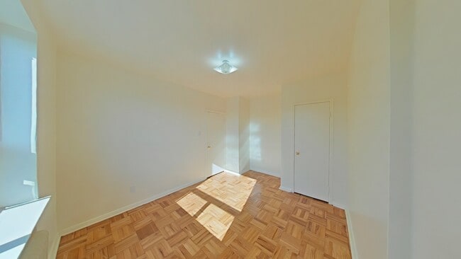 Building Photo - Traymore Apartments