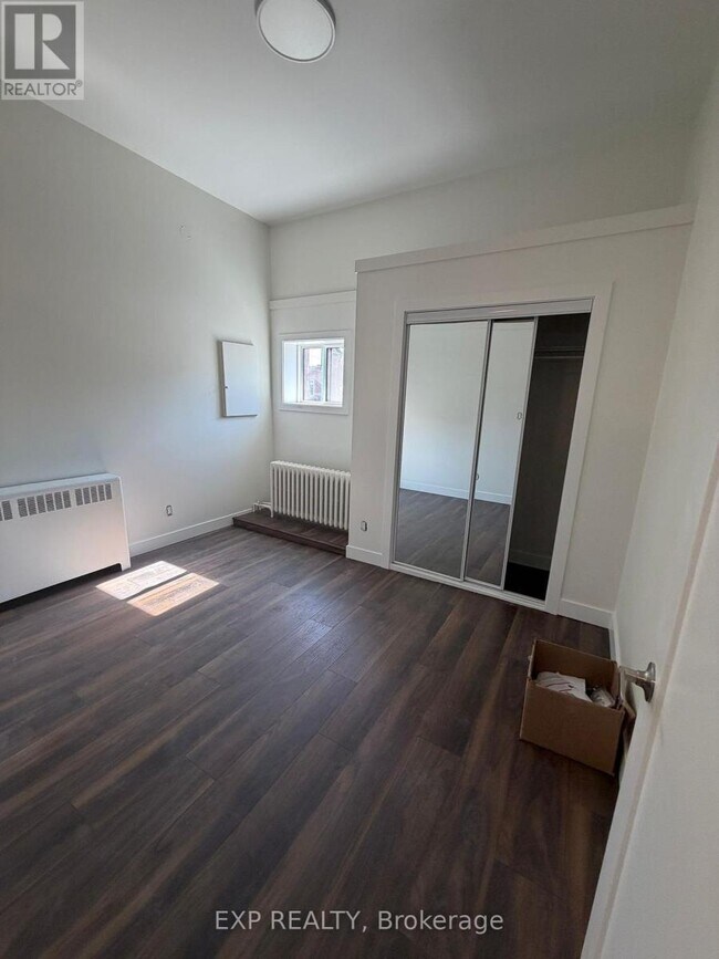 Photo du bâtiment - 1594 Dupont St