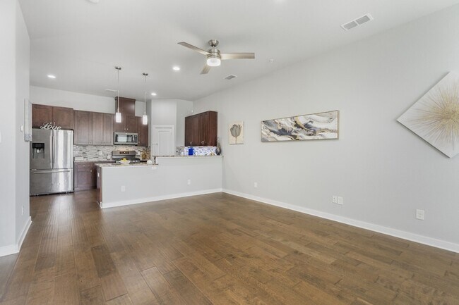 Foto del edificio - 5871 Rivendell Dr