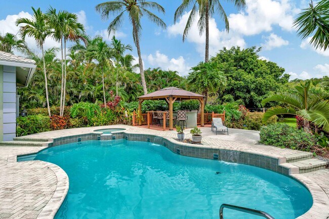 Foto del edificio - 8634 Sawpine Rd