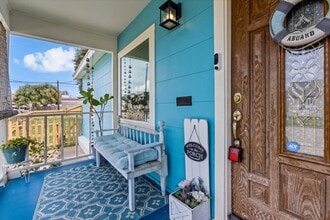 Building Photo - 728 7th St