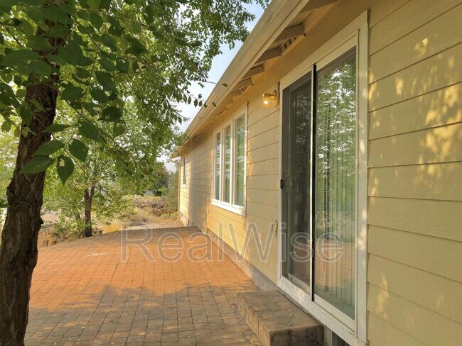 Foto del edificio - 2131 NW Canyon Ct