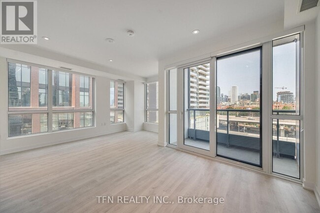 Building Photo - 15 Richardson St