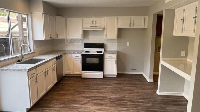 Foto del edificio - 12479 S Dairy Ashford Rd