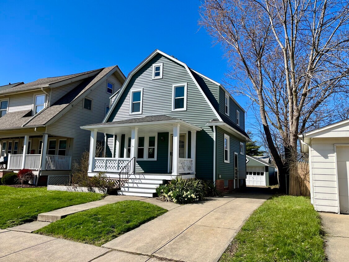 Primary Photo - 17810 Cannon Ave