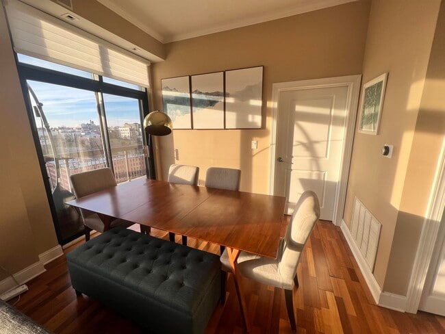 Foto del edificio - 700 1st St