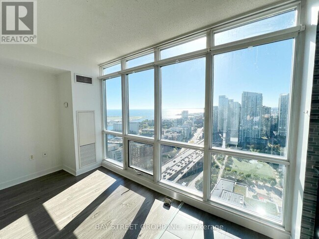 Building Photo - 11-3711 Brunel Ct