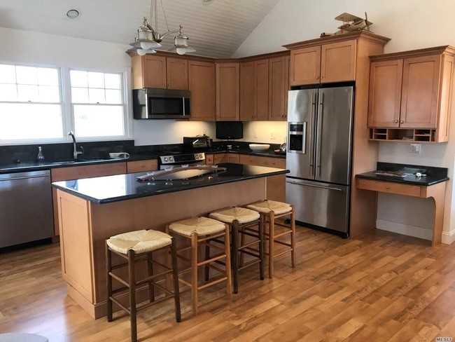 Foto del edificio - 2130 Plum Island Ln