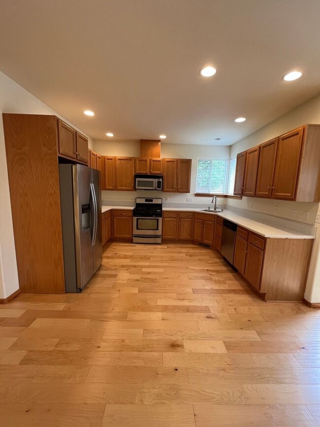 Building Photo - 3 Bed 2 Bath Single Story House Near Shopping and Schools