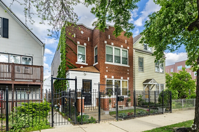 Building Photo - 3033 N Monticello Ave