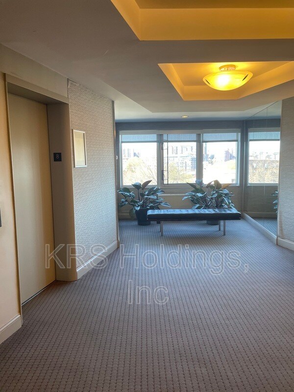 Foto del edificio - 1200 N Nash St