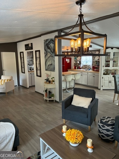 Building Photo - 215 Lynn Dr