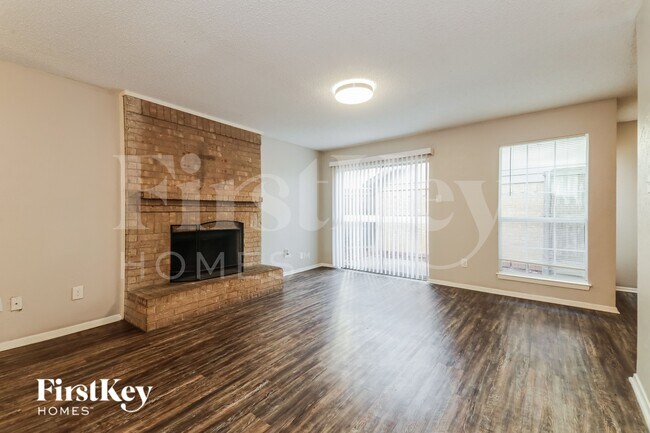 Foto del edificio - 2933 Southern Cross Dr