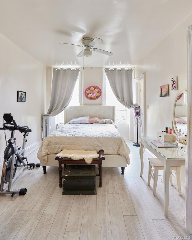 Foto principal - 354 S 5th St