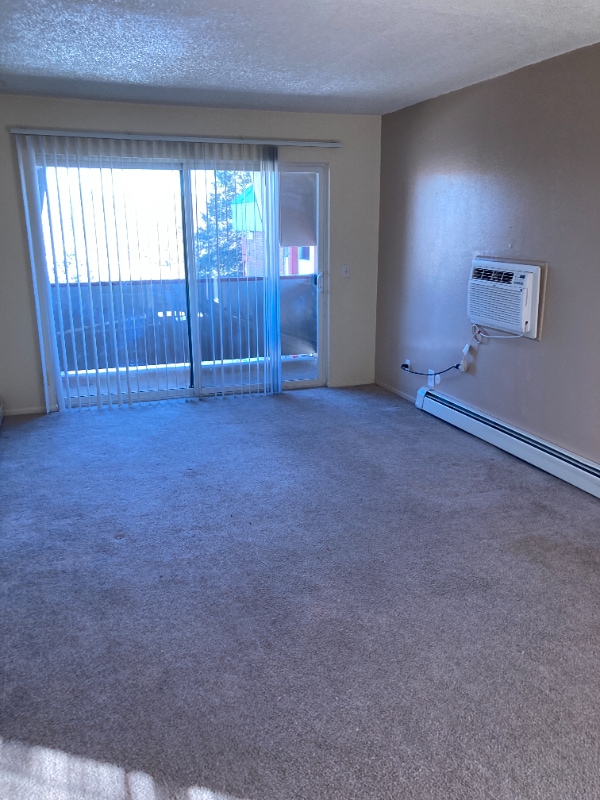 Foto del edificio - 70 Douglas Ln