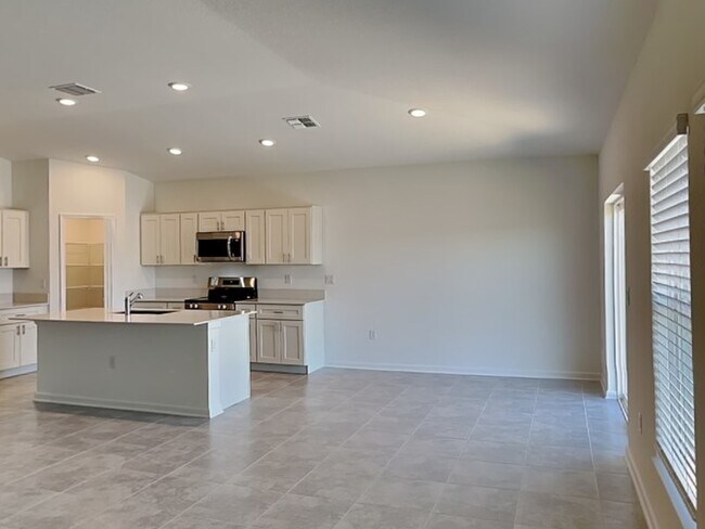 Building Photo - 4788 Cloister St