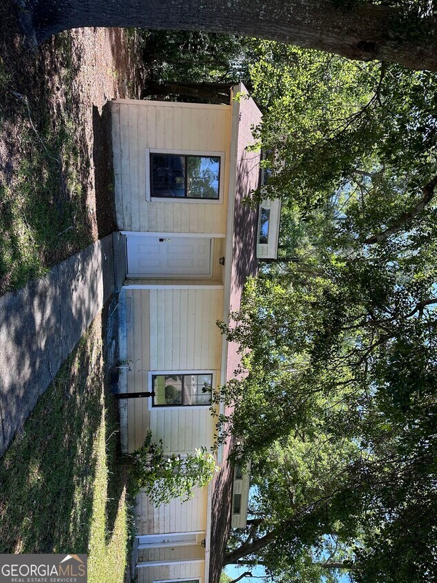 Primary Photo - 202 Admiral's Walk Dr