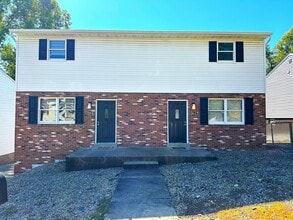 Building Photo - 120 Karen Way