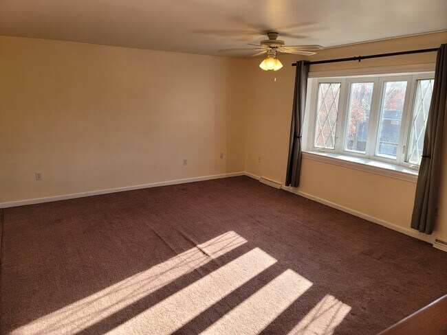 Foto del edificio - 129 Woods Ave