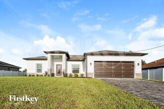 Building Photo - 1424 NE 1st Ave