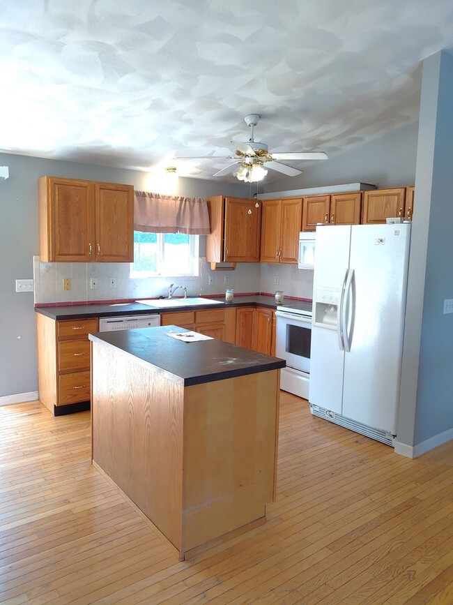 Foto del edificio - ****Cranston West/Stonehill - Single Famil...