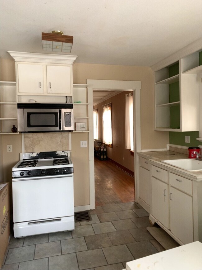 Building Photo - 1416 Elm Ave