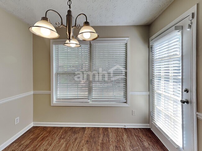 Foto del edificio - 1474 Queenie Smith Rd NE