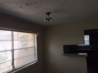 Building Photo - 2906 Meadow Creek Dr