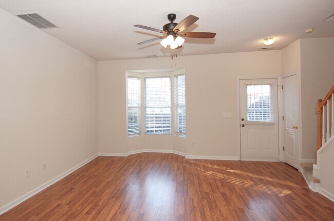 Foto del edificio - 221 Orchard Park Dr