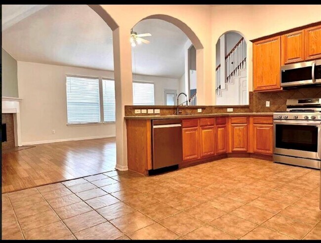 Building Photo - 38 N Regan Mead Cir