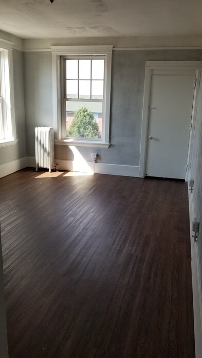 Primary Photo - 675 W Willis St