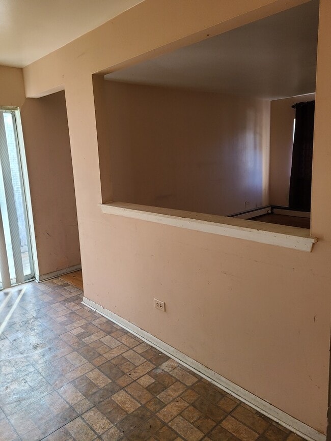 Building Photo - 377 Inland Dr