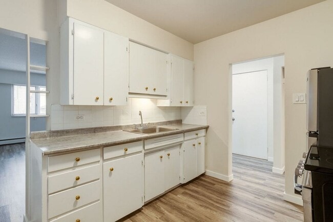 Building Photo - Peyto Apartments