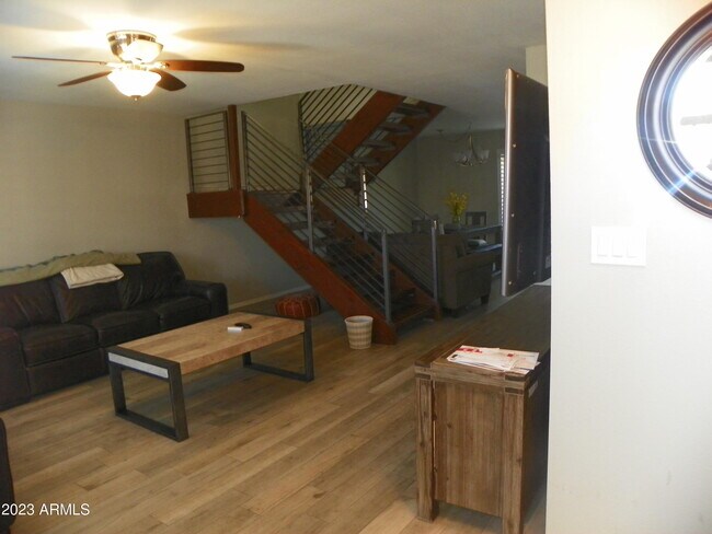 Foto del edificio - 4926 N 74th St