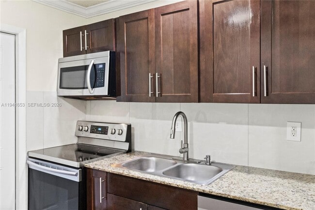 Foto del edificio - 441 NE 30th St