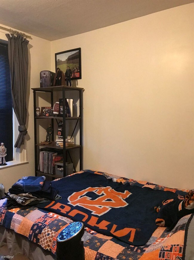 Foto del edificio - 1 br, 1 bath  - 3214 46th St