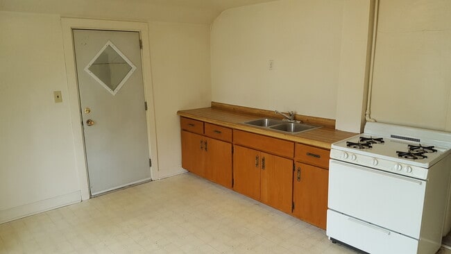 Building Photo - 419 N 2nd Ave