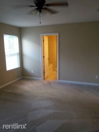 Building Photo - 3906 Edgewood Terrace Dr